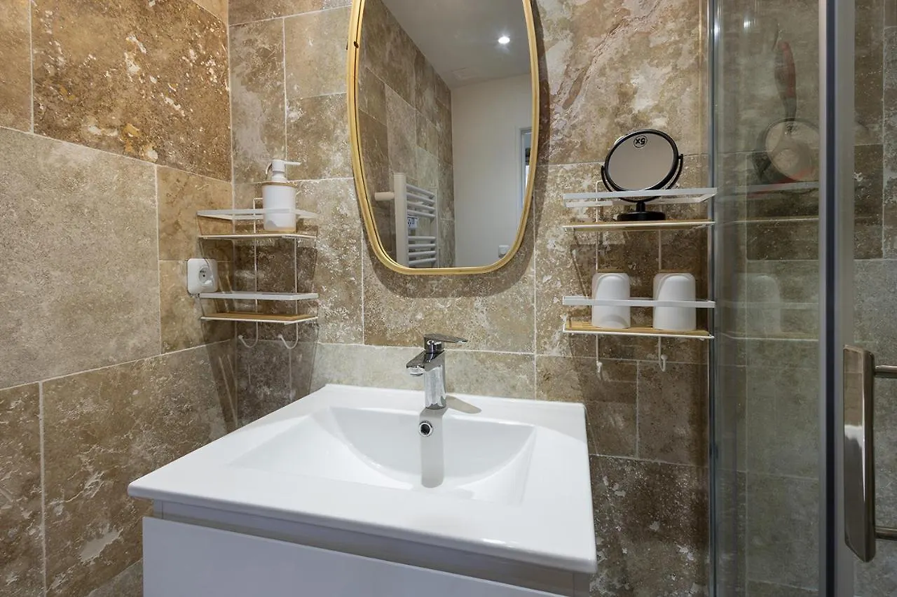 Apartment L'Emeraude - 1 A 4P - Wifi Fibre - Parking Gratuit Pont-d'Ain