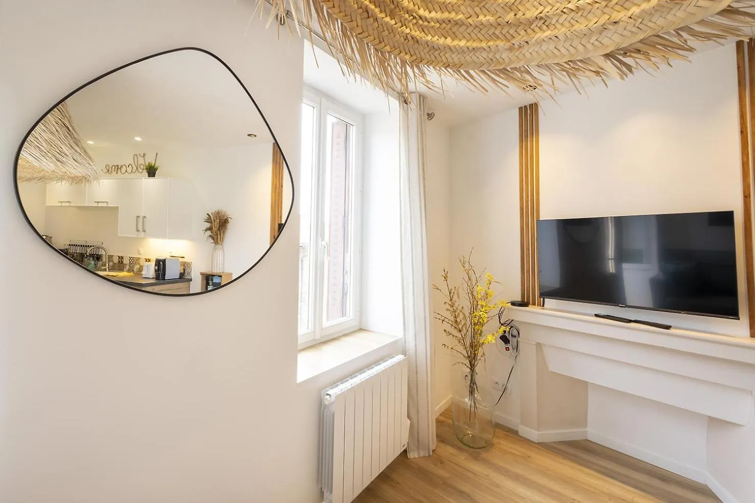 Apartment L'Emeraude - 1 A 4P - Wifi Fibre - Parking Gratuit Pont-d'Ain France