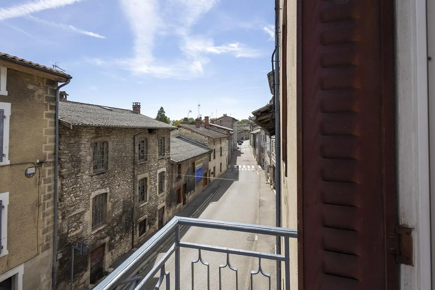 Apartment L'Emeraude - 1 A 4P - Wifi Fibre - Parking Gratuit Pont-d'Ain France