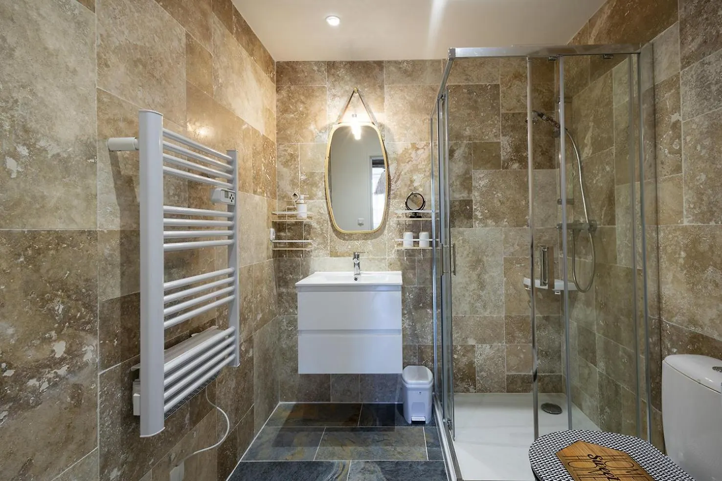 L'Emeraude - 1 A 4P - Wifi Fibre - Parking Gratuit Pont-d'Ain 0*,  France